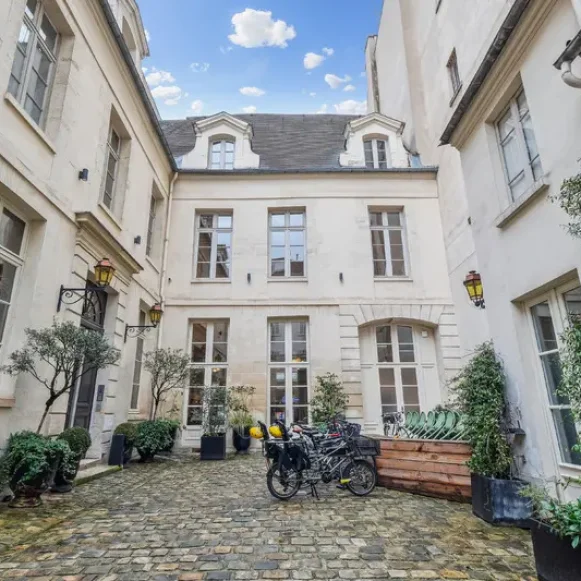 Bureau privé 850 m² 120 postes Coworking Rue Charlot Paris 75003 - photo 2