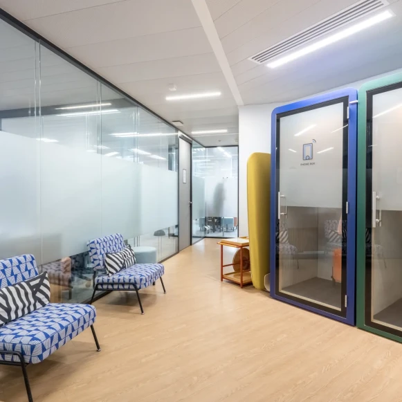 Bureau privé 20 m² 6 postes Location bureau Boulevard Malesherbes Paris 75008 - photo 7