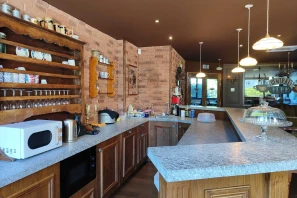 Open Space - 74000 - 20 postes - 375€