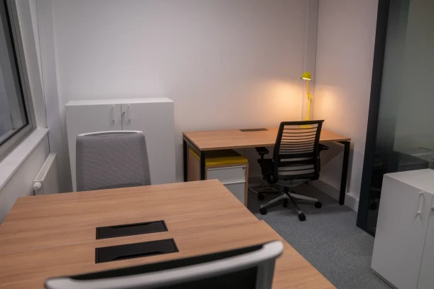 Bureau privé - 35000 - 4 postes - 1400€