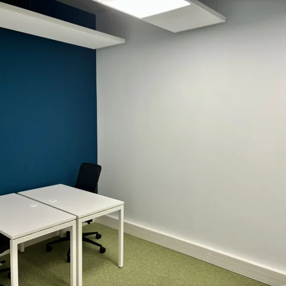 Bureau privé 9 m² 3 postes Coworking Rue Fulton Angers 49000 - photo 2