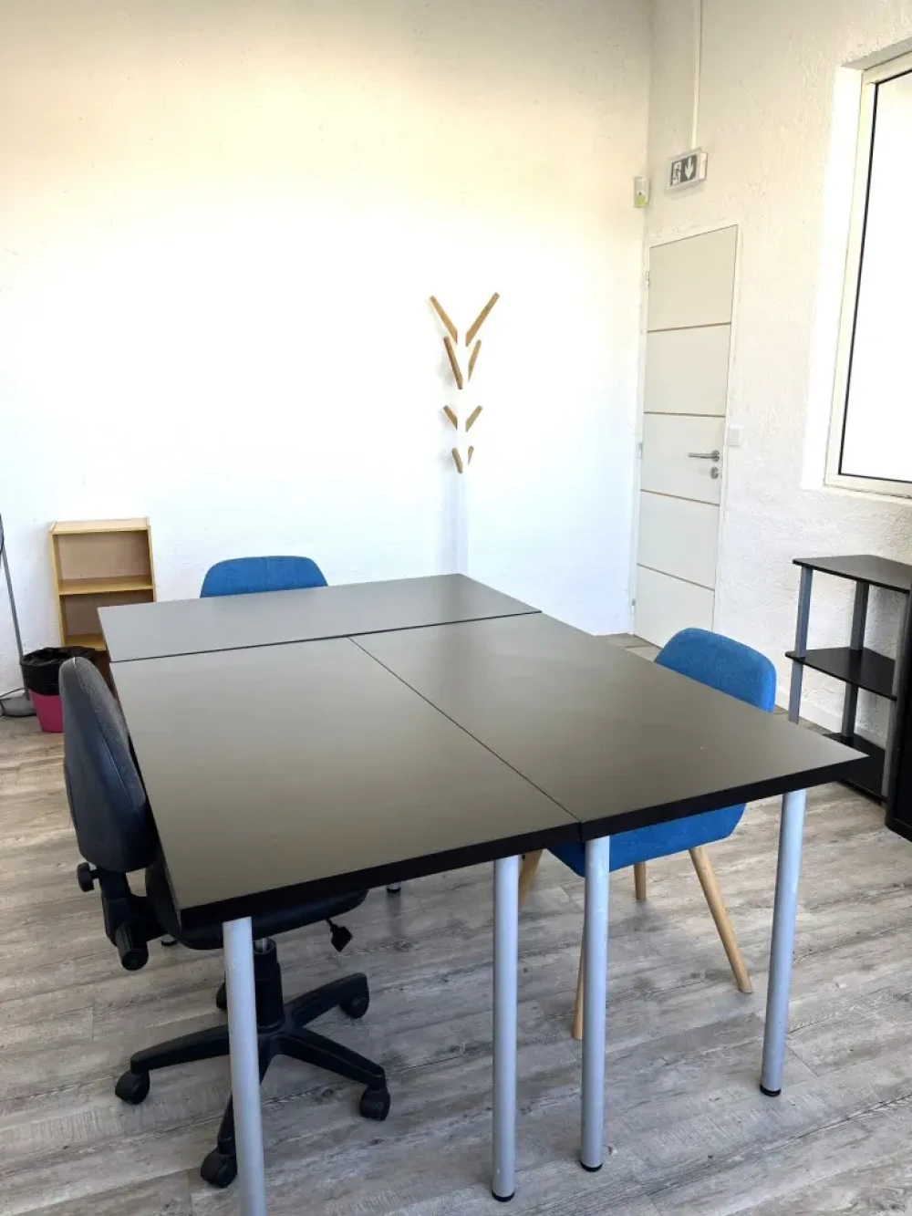 Bureau privé - 83700 - 4 postes - 840€