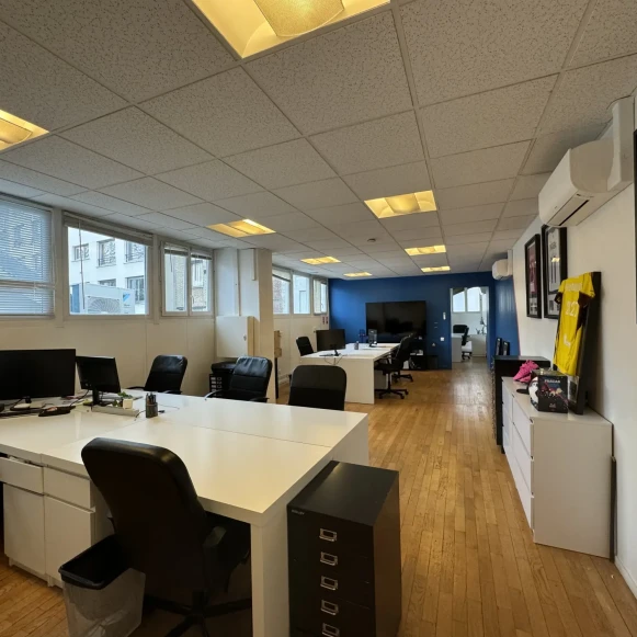 Bureau privé 61 m² 14 postes Location bureau Rue des Tilleuls Boulogne-Billancourt 92100 - photo 3