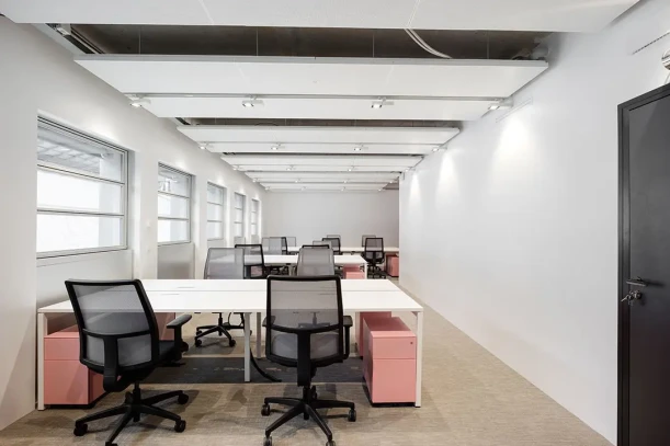 Bureau privé - 75011 - 17 postes - 11330€