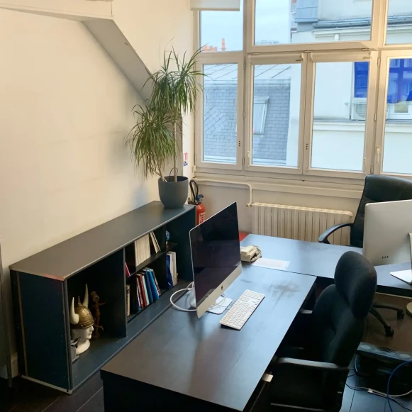 Bureau privé 8 m² 2 postes Location bureau Avenue de la République Paris 75011 - photo 1