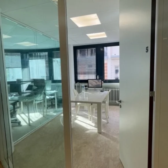 Bureau privé 10 m² 2 postes Coworking Avenue de Villiers Paris 75017 - photo 3