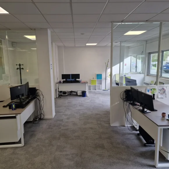 Open Space  3 postes Location bureau Avenue Emile Baudot Palaiseau 91120 - photo 1