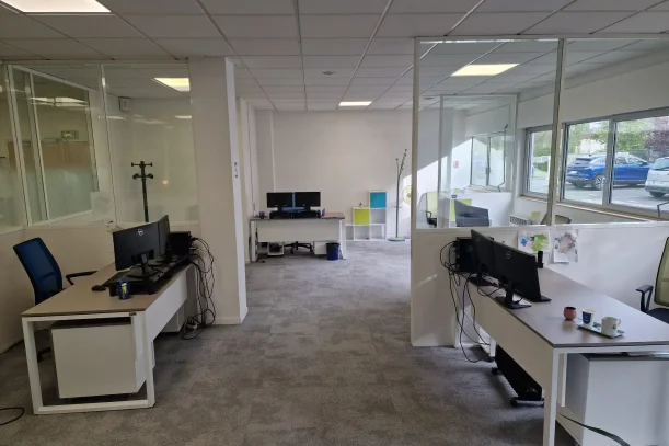 Open Space - 91120 - 3 postes - 350€