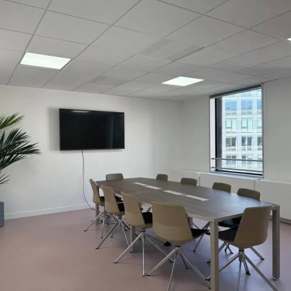 Bureau privé 25 m² 5 postes Location bureau Avenue de Malakoff Paris 75016 - photo 3