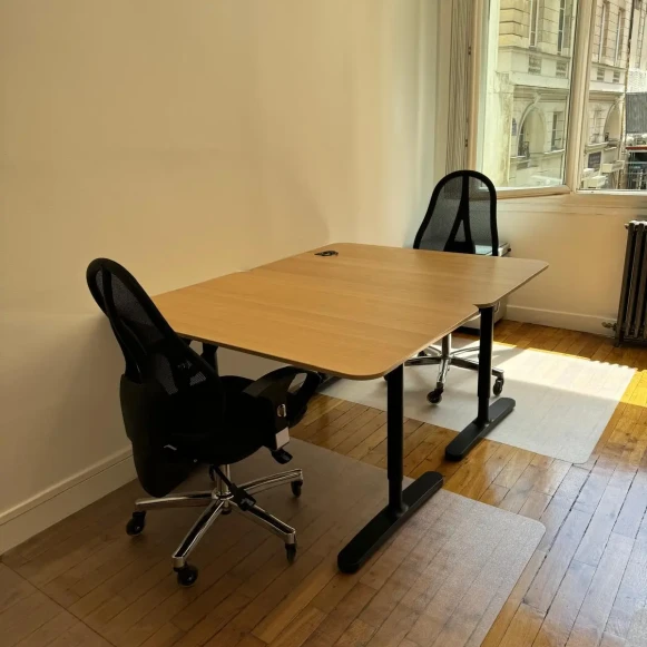 Bureau privé 35 m² 6 postes Location bureau Rue Saint-Marc Paris 75002 - photo 5