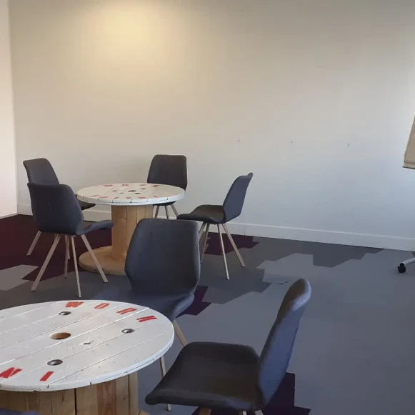 Bureau privé 37 m² 6 postes Coworking Voie de la Cardon Palaiseau 91120 - photo 3