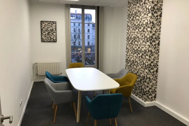 Bureau privé - 69002 - 3 postes - 699€