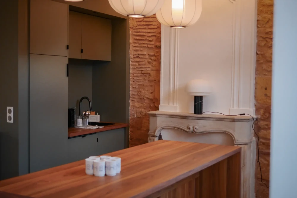 Open Space - 24170 - 1 poste - 185€