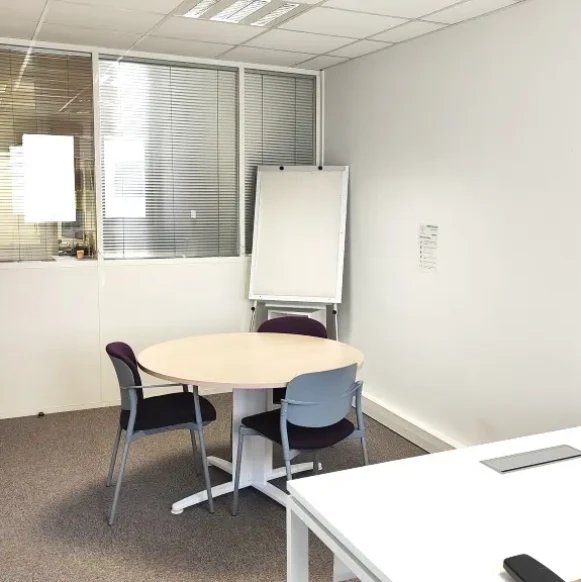 Bureau privé 15 m² 2 postes Coworking Avenue Barbara Trignac 44570 - photo 1