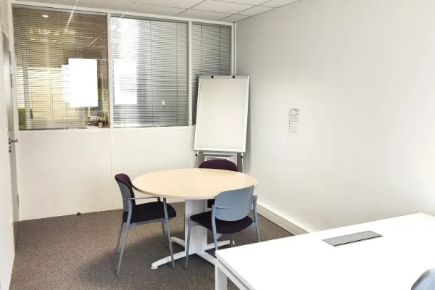 Bureau privé - 44570 - 2 postes - 650€