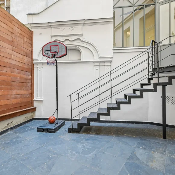 Espace indépendant 569 m² 74 postes Location bureau Boulevard Malesherbes Paris 75017 - photo 2