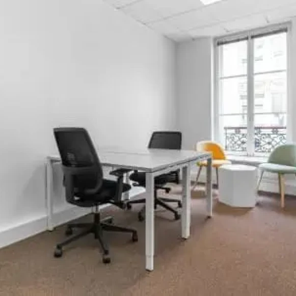 Bureau privé 24 m² 6 postes Location bureau Rue d'Amsterdam Paris 75008 - photo 1