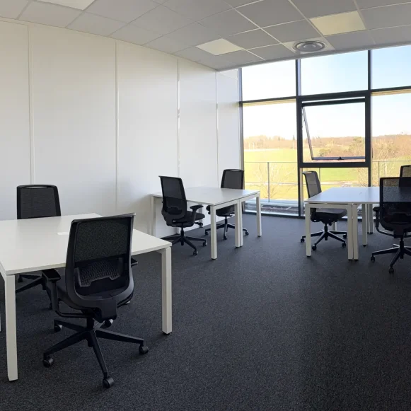 Bureau privé 22 m² 7 postes Coworking Avenue François Pignier Bourg-en-Bresse 01000 - photo 1