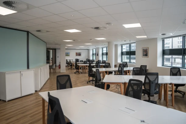 Bureau privé - 59800 - 13 postes - 5224€