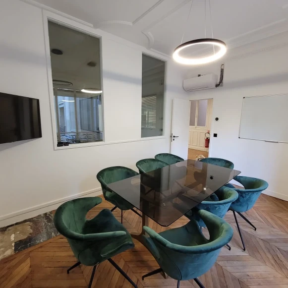 Bureau privé 24 m² 8 postes Coworking Rue de Mogador Paris 75009 - photo 3