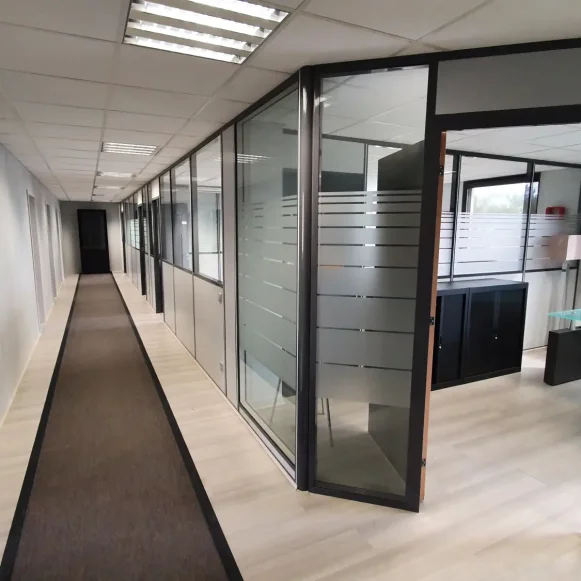 Bureau privé 25 m² 4 postes Coworking Boulevard de la République Chatou 78400 - photo 2