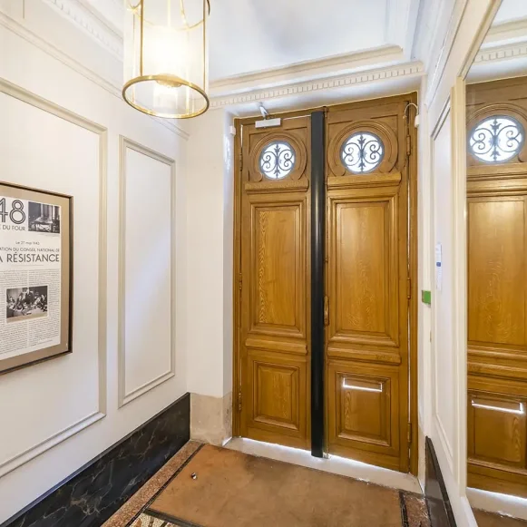 Bureau privé 30 m² 2 postes Location bureau Rue du Four Paris 75006 - photo 2