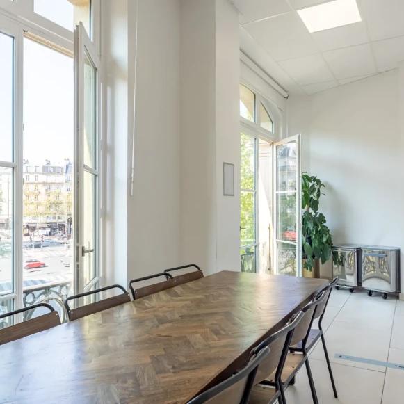 Bureau privé 540 m² 92 postes Coworking Avenue de la République Paris 75011 - photo 5