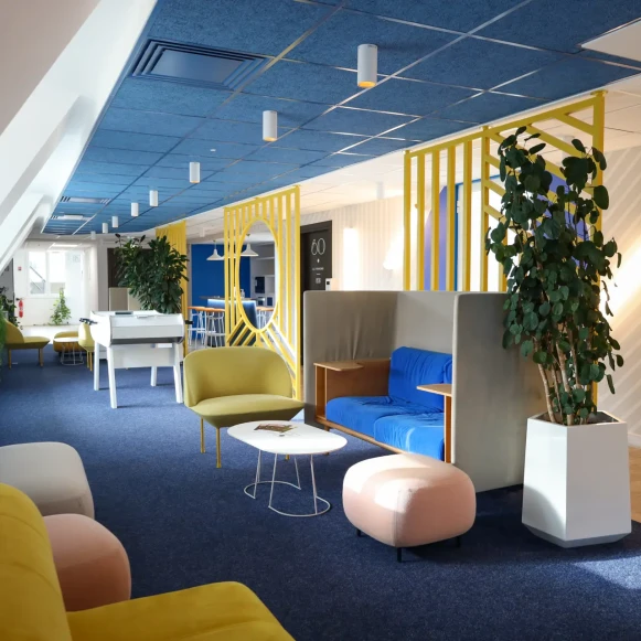 Bureau privé 35 m² 8 postes Coworking Rue Traversière Paris 75012 - photo 1