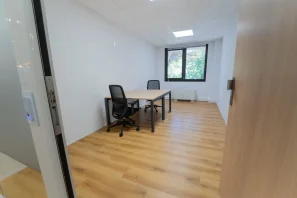 Bureau privé - 06560 - 1 poste - 690€