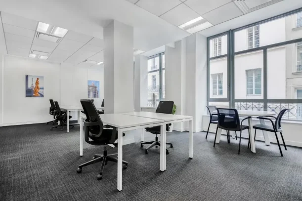 Bureau privé - 75001 - 3 postes - 2065€