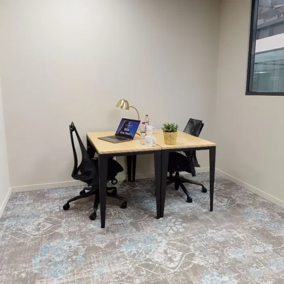 Bureau privé 10 m² 2 postes Coworking Avenue Thiers Nice 06000 - photo 1