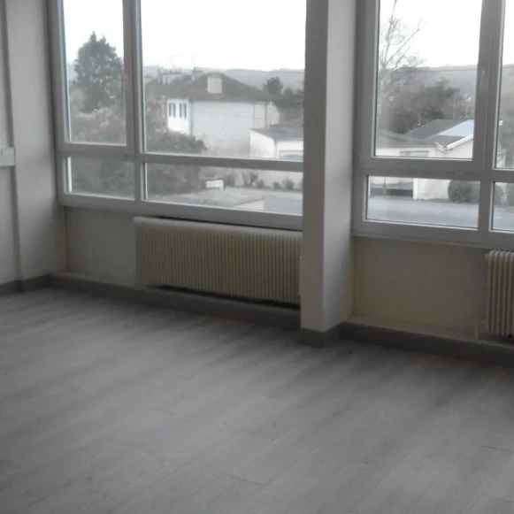 Bureau privé 45 m² 10 postes Location bureau Avenue de Verdun Trilport 77470 - photo 2