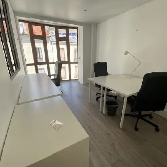 Bureau privé 13 m² 3 postes Location bureau Rue Mademoiselle Paris 75015 - photo 4