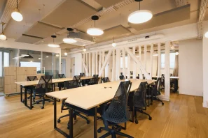 Open Space - 75002 - 33 postes - 750€