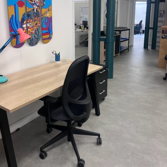 Open Space  6 postes Location bureau Rue des Argentiers Bordeaux 33000 - photo 1