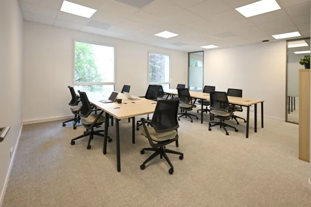 Bureau privé - 75018 - 11 postes - 5985€