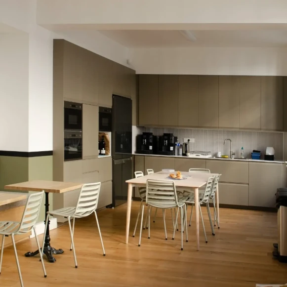 Open Space  9 postes Location bureau Rue Lecourbe Paris 75015 - photo 1