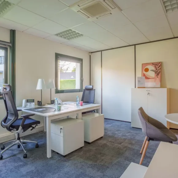 Bureau privé 12 m² 2 postes Coworking Avenue des Amethystes Nantes 44300 - photo 12