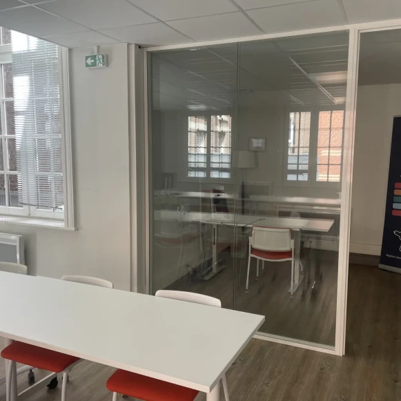 Bureau privé 148 m² 15 postes Coworking Place de la Gare Lille 59800 - photo 10
