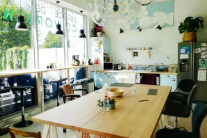 Open Space - 33150 - 20 postes - 187€