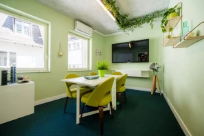 Open Space - 67000 - 6 postes - 290€