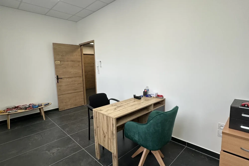 Bureau privé - 69800 - 3 postes - 550€