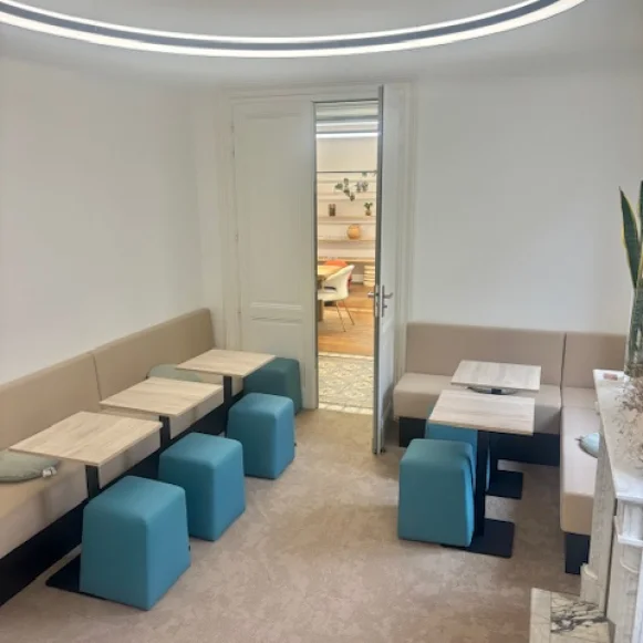 Bureau privé 14 m² 3 postes Coworking Rue Turenne Bordeaux 33000 - photo 2