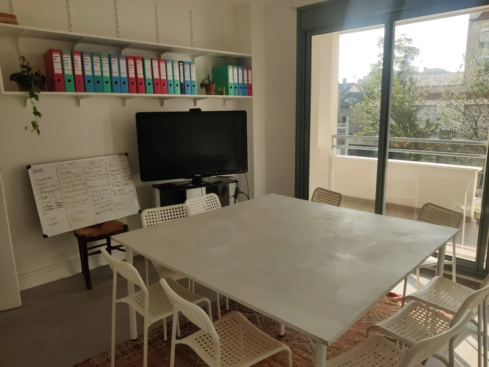 Bureau privé - 93260 - 3 postes - 750€