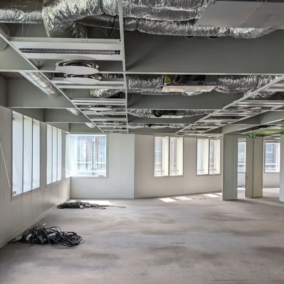 Bureau privé 13 m² 2 postes Location bureau Quai Panhard et Levassor Paris 75013 - photo 4