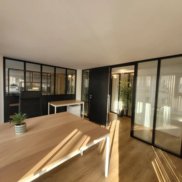 Bureau privé 5 m² 1 poste Location bureau Rue Henri Chevreau Paris 75020 - photo 2