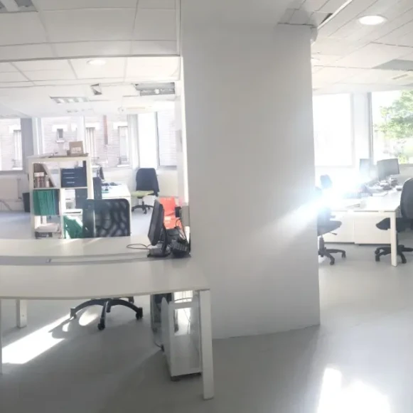 Open Space  4 postes Location bureau Rue Planchat Paris 75020 - photo 7