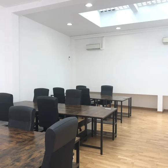 Espace indépendant 127 m² 15 postes Location bureau Rue Louis Dansard Lyon 69007 - photo 1
