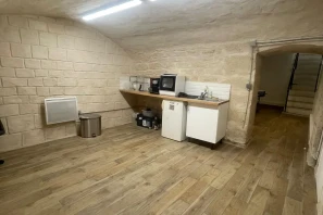 Open Space - 75002 - 9 postes - 375€