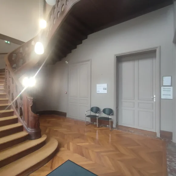 Espace indépendant 18 m² 3 postes Location bureau Rue Chanzy Le Mans 72000 - photo 4